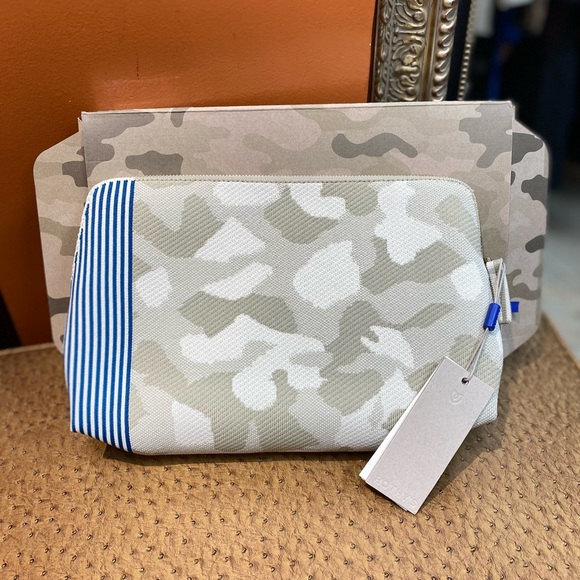 NWT Rothys vanity set - Picture 2 of 5